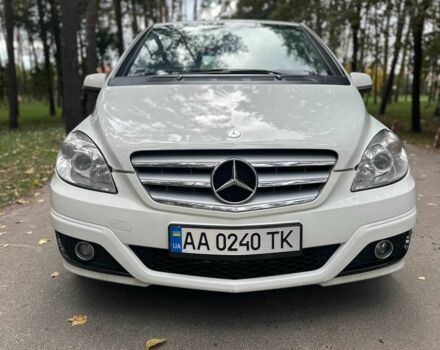 Белый Мерседес Б-класс, объемом двигателя 2 л и пробегом 254 тыс. км за 6990 $, фото 1 на Automoto.ua