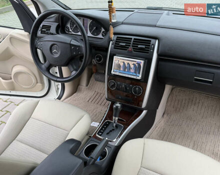 Белый Мерседес Б-класс, объемом двигателя 1.7 л и пробегом 98 тыс. км за 7500 $, фото 48 на Automoto.ua