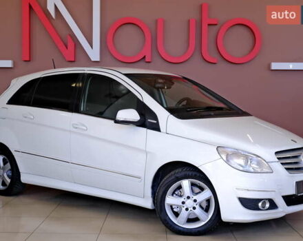 Белый Мерседес Б-класс, объемом двигателя 2 л и пробегом 170 тыс. км за 6900 $, фото 4 на Automoto.ua