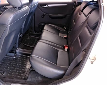 Білий Мерседес Б-клас, об'ємом двигуна 2 л та пробігом 170 тис. км за 6900 $, фото 7 на Automoto.ua