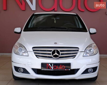 Белый Мерседес Б-класс, объемом двигателя 2 л и пробегом 170 тыс. км за 6900 $, фото 1 на Automoto.ua