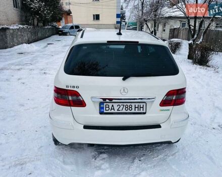 Белый Мерседес Б-класс, объемом двигателя 1.7 л и пробегом 133 тыс. км за 8000 $, фото 7 на Automoto.ua