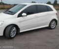 Белый Мерседес Б-класс, объемом двигателя 1.7 л и пробегом 119 тыс. км за 7000 $, фото 1 на Automoto.ua