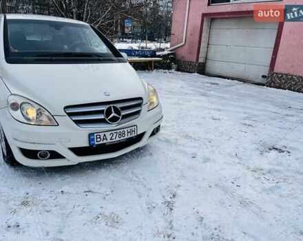 Белый Мерседес Б-класс, объемом двигателя 1.7 л и пробегом 133 тыс. км за 8000 $, фото 5 на Automoto.ua