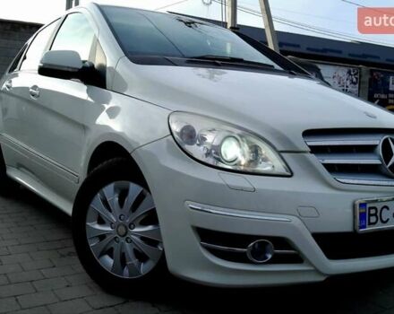 Белый Мерседес Б-класс, объемом двигателя 1.7 л и пробегом 130 тыс. км за 8700 $, фото 1 на Automoto.ua