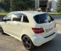 Белый Мерседес Б-класс, объемом двигателя 1.7 л и пробегом 130 тыс. км за 7800 $, фото 9 на Automoto.ua