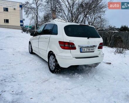 Белый Мерседес Б-класс, объемом двигателя 1.7 л и пробегом 133 тыс. км за 8000 $, фото 10 на Automoto.ua