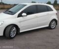 Белый Мерседес Б-класс, объемом двигателя 1.7 л и пробегом 119 тыс. км за 7025 $, фото 1 на Automoto.ua