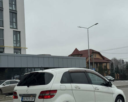 Белый Мерседес Б-класс, объемом двигателя 1.7 л и пробегом 99 тыс. км за 7700 $, фото 4 на Automoto.ua