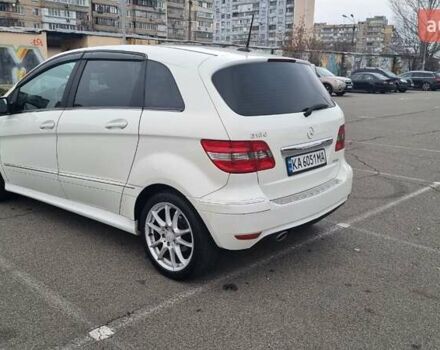 Белый Мерседес Б-класс, объемом двигателя 1.7 л и пробегом 107 тыс. км за 8800 $, фото 2 на Automoto.ua