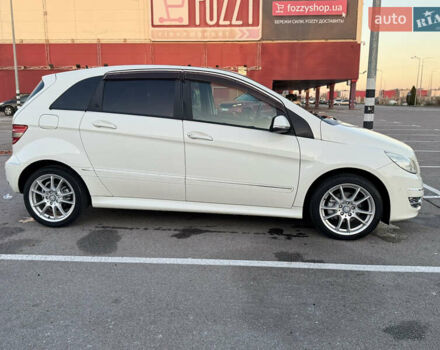 Белый Мерседес Б-класс, объемом двигателя 1.7 л и пробегом 57 тыс. км за 9100 $, фото 11 на Automoto.ua