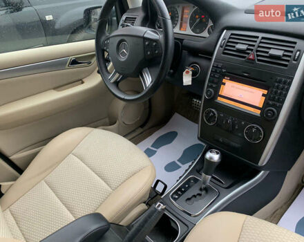 Белый Мерседес Б-класс, объемом двигателя 1.6 л и пробегом 65 тыс. км за 8700 $, фото 15 на Automoto.ua