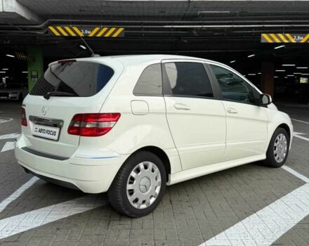 Мерседес Б-класс 2010 в Киеве на Automoto.ua Белый Мерседес Б-класс, объемом двигателя 1.7 л и пробегом 84 тыс. км за 8990 $, фото 5 на Automoto.ua