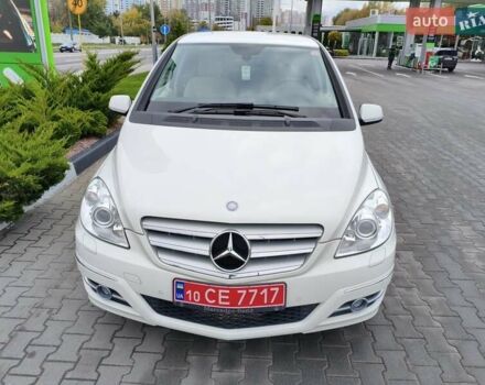 Белый Мерседес Б-класс, объемом двигателя 2 л и пробегом 85 тыс. км за 9900 $, фото 2 на Automoto.ua