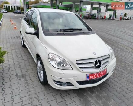 Белый Мерседес Б-класс, объемом двигателя 2 л и пробегом 85 тыс. км за 9900 $, фото 3 на Automoto.ua