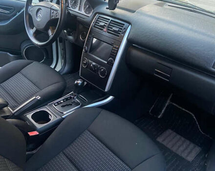 Білий Мерседес Б-клас, об'ємом двигуна 1.7 л та пробігом 160 тис. км за 8500 $, фото 8 на Automoto.ua