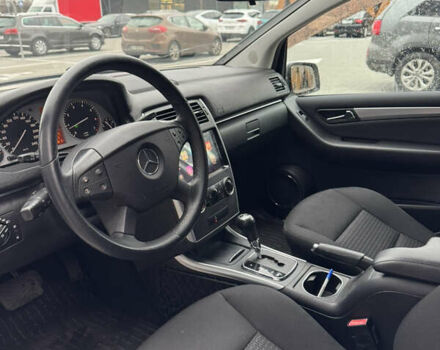 Белый Мерседес Б-класс, объемом двигателя 1.7 л и пробегом 99 тыс. км за 7700 $, фото 10 на Automoto.ua