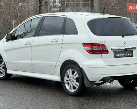 Білий Мерседес Б-клас, об'ємом двигуна 1.7 л та пробігом 134 тис. км за 7999 $, фото 4 на Automoto.ua