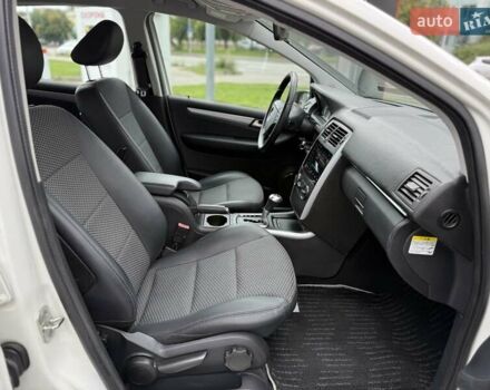 Белый Мерседес Б-класс, объемом двигателя 1.7 л и пробегом 70 тыс. км за 8400 $, фото 10 на Automoto.ua