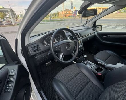 Белый Мерседес Б-класс, объемом двигателя 1.7 л и пробегом 108 тыс. км за 9800 $, фото 7 на Automoto.ua