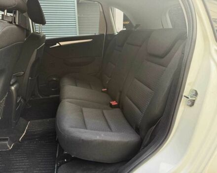 Мерседес Б-класс 2010 в Киеве на Automoto.ua Белый Мерседес Б-класс, объемом двигателя 1.7 л и пробегом 84 тыс. км за 8990 $, фото 7 на Automoto.ua