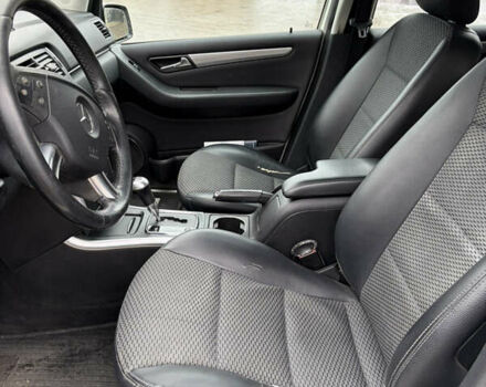 Белый Мерседес Б-класс, объемом двигателя 1.99 л и пробегом 330 тыс. км за 5500 $, фото 7 на Automoto.ua