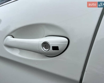 Білий Мерседес Б-клас, об'ємом двигуна 1.7 л та пробігом 134 тис. км за 7999 $, фото 15 на Automoto.ua