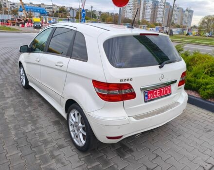 Белый Мерседес Б-класс, объемом двигателя 2 л и пробегом 85 тыс. км за 9900 $, фото 6 на Automoto.ua