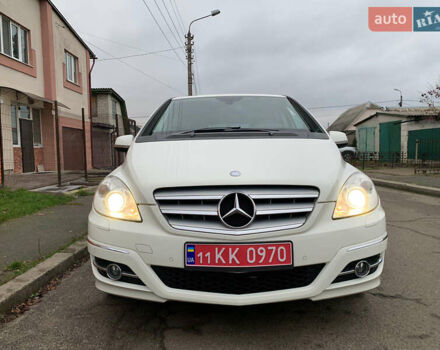 Білий Мерседес Б-клас, об'ємом двигуна 2 л та пробігом 58 тис. км за 9100 $, фото 3 на Automoto.ua