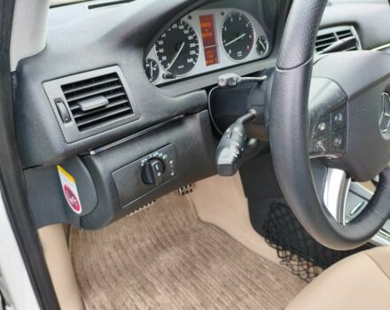 Белый Мерседес Б-класс, объемом двигателя 2 л и пробегом 85 тыс. км за 9900 $, фото 18 на Automoto.ua