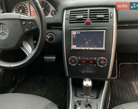 Білий Мерседес Б-клас, об'ємом двигуна 2 л та пробігом 58 тис. км за 9100 $, фото 14 на Automoto.ua