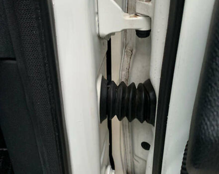 Білий Мерседес Б-клас, об'ємом двигуна 2 л та пробігом 58 тис. км за 9100 $, фото 31 на Automoto.ua