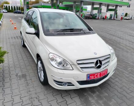 Белый Мерседес Б-класс, объемом двигателя 2 л и пробегом 85 тыс. км за 9900 $, фото 3 на Automoto.ua