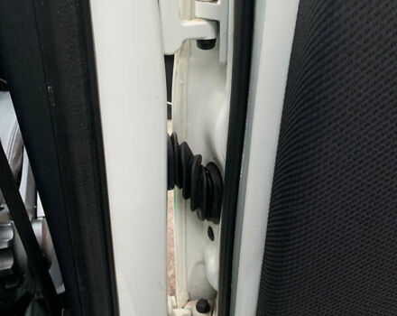 Білий Мерседес Б-клас, об'ємом двигуна 2 л та пробігом 58 тис. км за 9100 $, фото 37 на Automoto.ua