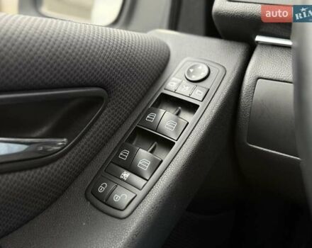 Белый Мерседес Б-класс, объемом двигателя 1.7 л и пробегом 70 тыс. км за 8400 $, фото 23 на Automoto.ua