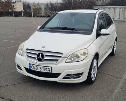Белый Мерседес Б-класс, объемом двигателя 1.7 л и пробегом 107 тыс. км за 8800 $, фото 1 на Automoto.ua