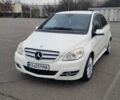 Белый Мерседес Б-класс, объемом двигателя 1.7 л и пробегом 107 тыс. км за 8800 $, фото 1 на Automoto.ua