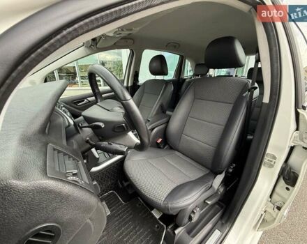 Белый Мерседес Б-класс, объемом двигателя 1.7 л и пробегом 70 тыс. км за 8400 $, фото 15 на Automoto.ua