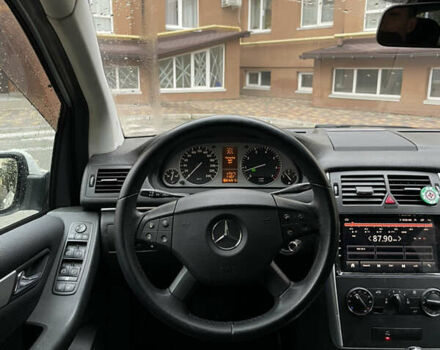 Білий Мерседес Б-клас, об'ємом двигуна 1.7 л та пробігом 92 тис. км за 7900 $, фото 12 на Automoto.ua