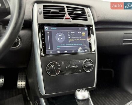 Белый Мерседес Б-класс, объемом двигателя 1.7 л и пробегом 70 тыс. км за 8400 $, фото 19 на Automoto.ua