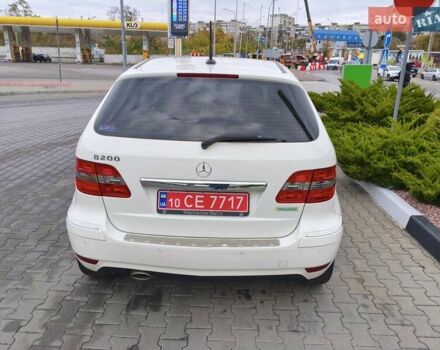 Белый Мерседес Б-класс, объемом двигателя 2 л и пробегом 85 тыс. км за 9900 $, фото 5 на Automoto.ua