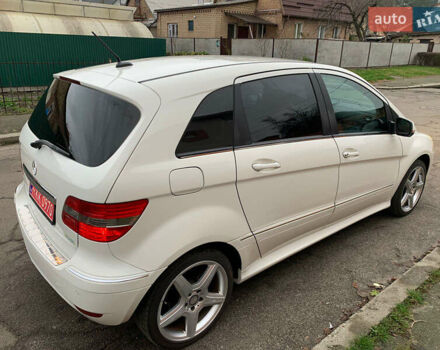 Білий Мерседес Б-клас, об'ємом двигуна 2 л та пробігом 58 тис. км за 9100 $, фото 6 на Automoto.ua