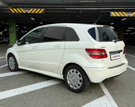 Мерседес Б-класс 2010 в Киеве на Automoto.ua Белый Мерседес Б-класс, объемом двигателя 1.7 л и пробегом 84 тыс. км за 8990 $, фото 3 на Automoto.ua