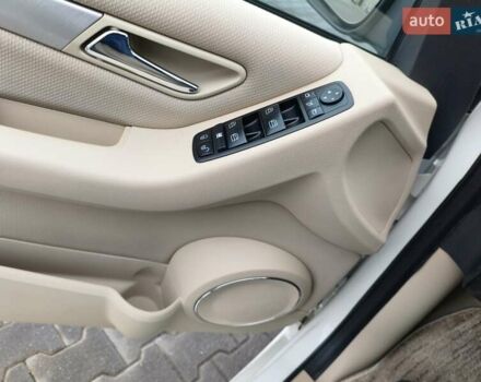 Белый Мерседес Б-класс, объемом двигателя 2 л и пробегом 85 тыс. км за 9900 $, фото 17 на Automoto.ua