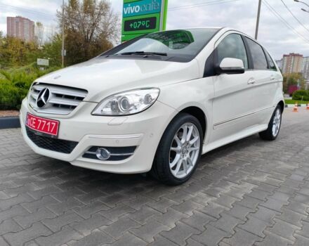 Белый Мерседес Б-класс, объемом двигателя 2 л и пробегом 85 тыс. км за 9900 $, фото 1 на Automoto.ua