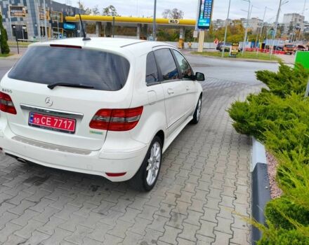 Белый Мерседес Б-класс, объемом двигателя 2 л и пробегом 85 тыс. км за 9900 $, фото 4 на Automoto.ua