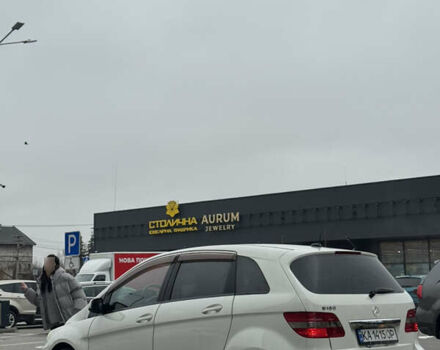 Белый Мерседес Б-класс, объемом двигателя 1.7 л и пробегом 99 тыс. км за 7700 $, фото 2 на Automoto.ua