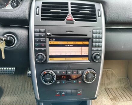 Белый Мерседес Б-класс, объемом двигателя 2 л и пробегом 85 тыс. км за 9900 $, фото 16 на Automoto.ua