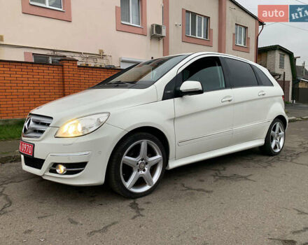 Білий Мерседес Б-клас, об'ємом двигуна 2 л та пробігом 58 тис. км за 9100 $, фото 2 на Automoto.ua