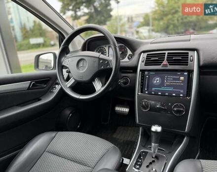 Белый Мерседес Б-класс, объемом двигателя 1.7 л и пробегом 70 тыс. км за 8400 $, фото 9 на Automoto.ua